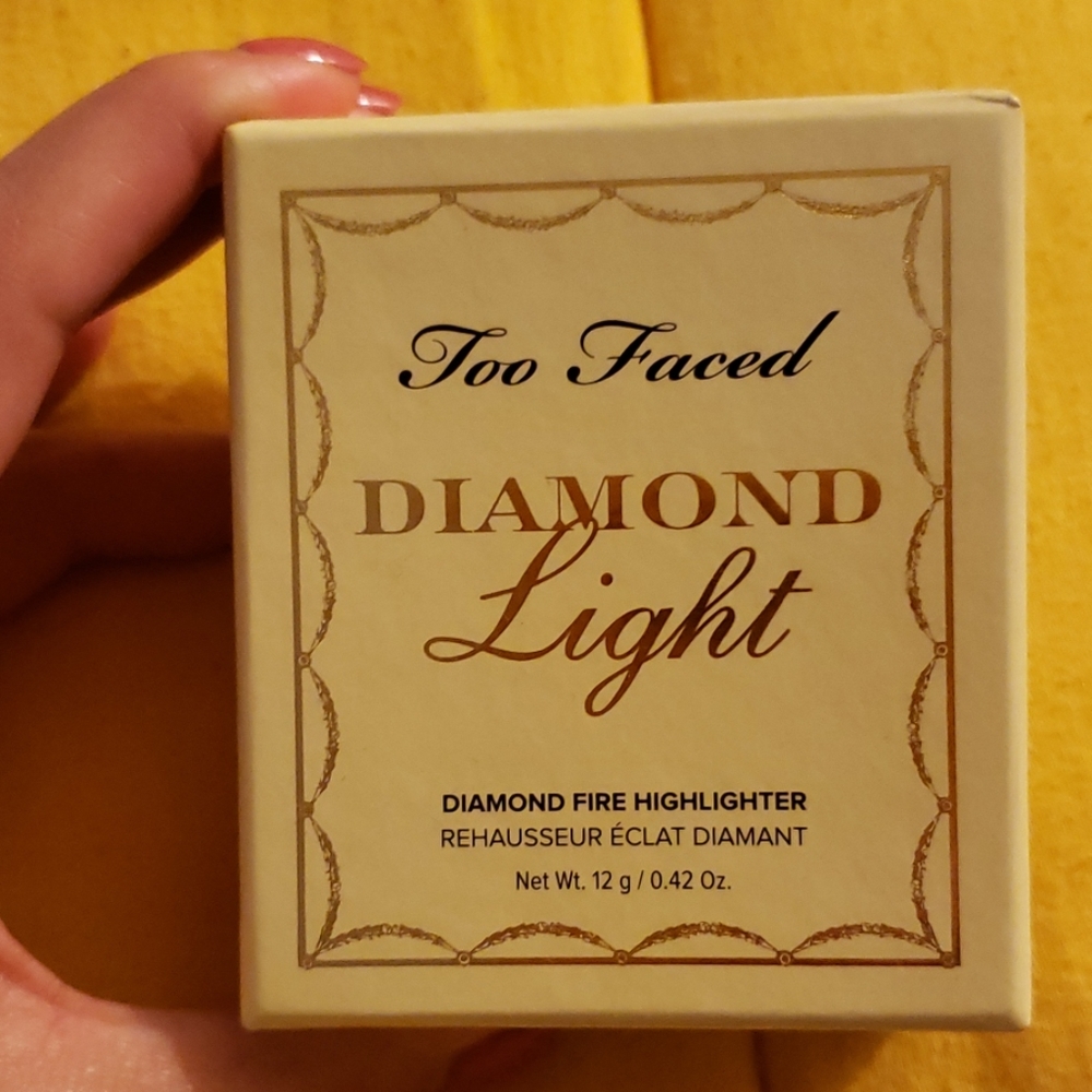 Too faced Diamond Light Highlighter